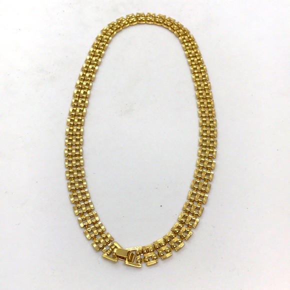 Gold Linked Fashion 16” Necklace - Picture 3 of 3